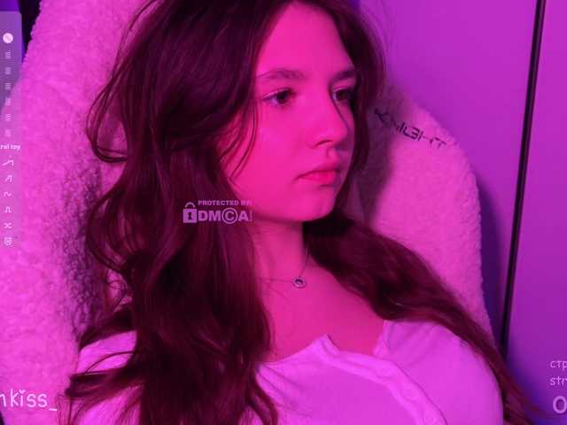 le modèle kisankiss est en webcam porno dans un show sur le site bongacams, il possède les tags suivants: White/Caucasian,Brunette,Shaved