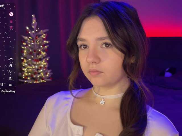 -FoxAlisa-'s BongaCams show and profile