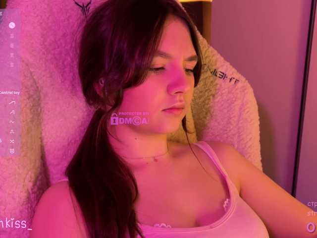 -FoxAlisa-'s BongaCams show and profile