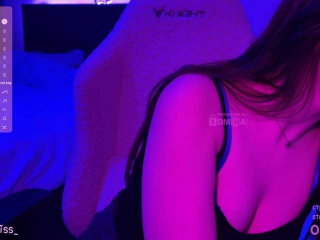 -FoxAlisa-'s BongaCams show and profile