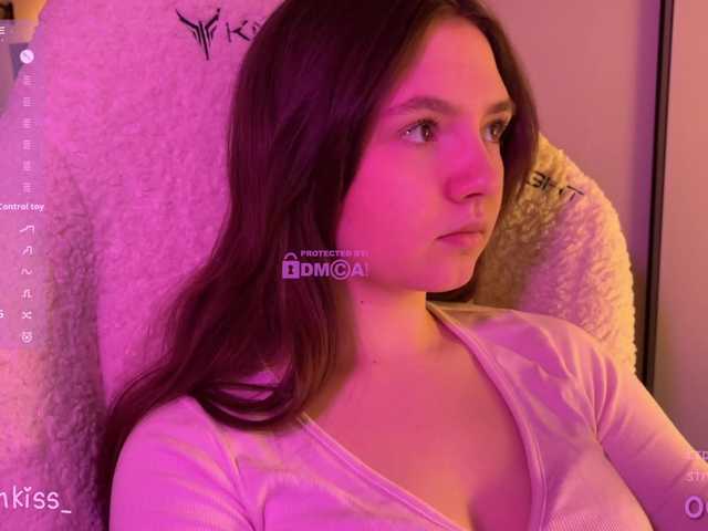 -FoxAlisa-'s BongaCams show and profile