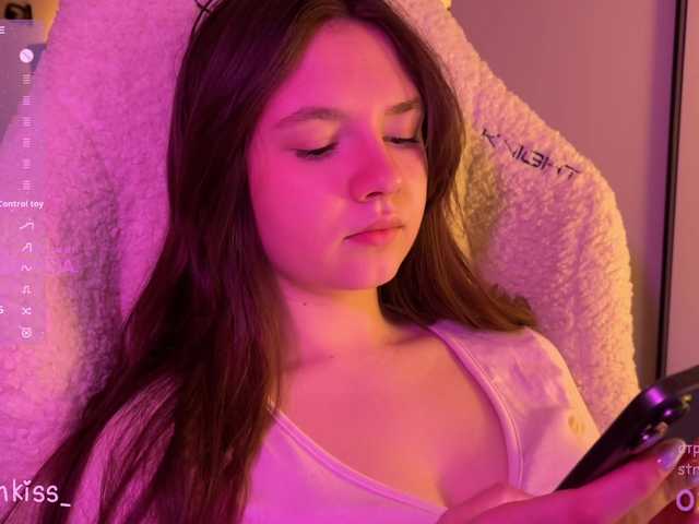 -FoxAlisa-'s BongaCams show and profile