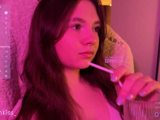 -FoxAlisa-'s BongaCams show and profile