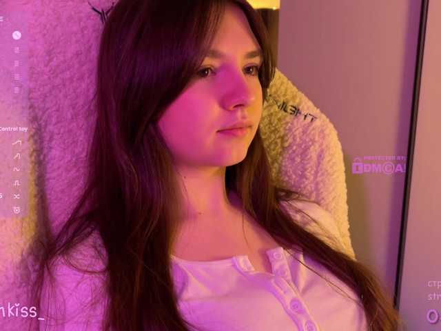 -FoxAlisa-'s BongaCams show and profile