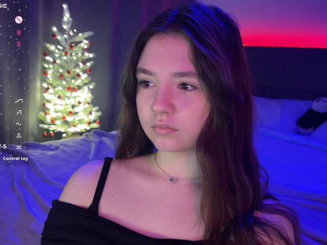 -FoxAlisa-'s BongaCams show and profile