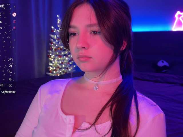 -FoxAlisa-'s BongaCams show and profile