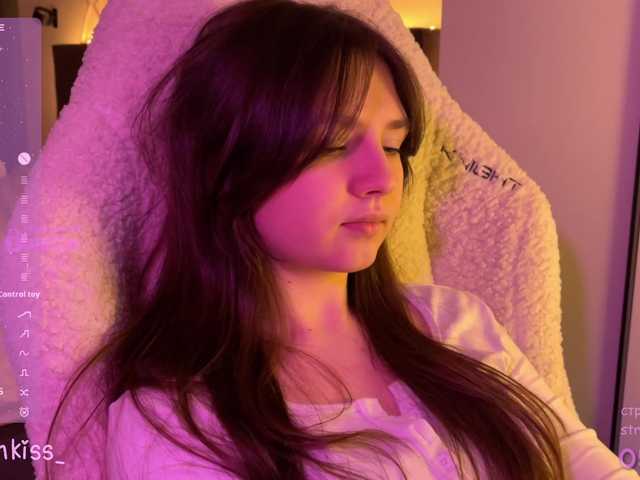 -FoxAlisa-'s BongaCams show and profile