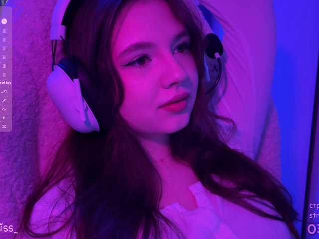 -FoxAlisa-'s BongaCams show and profile