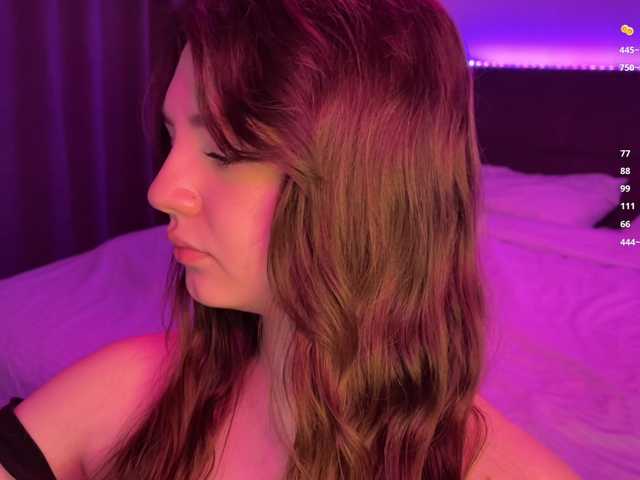 -FoxAlisa-'s BongaCams show and profile