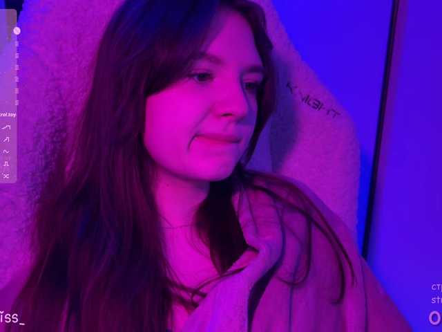 -FoxAlisa-'s BongaCams show and profile