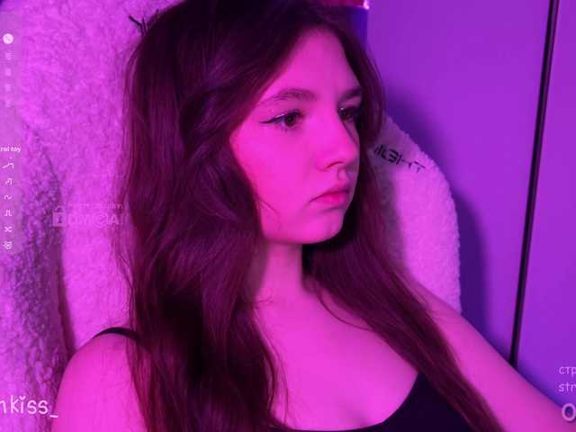 le modèle kisankiss est en webcam porno dans un show sur le site bongacams, il possède les tags suivants: White/Caucasian,Brunette,Shaved