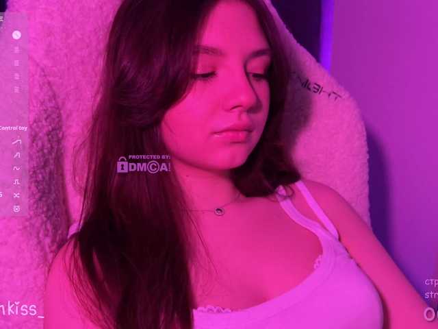 -FoxAlisa-'s BongaCams show and profile