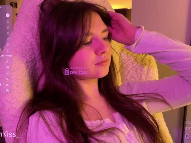 -FoxAlisa-'s BongaCams show and profile