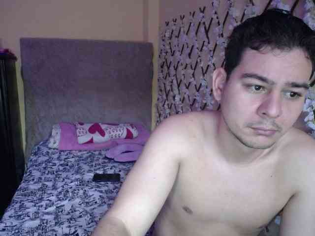 ANDREAHOTCOUPLE69 webcam