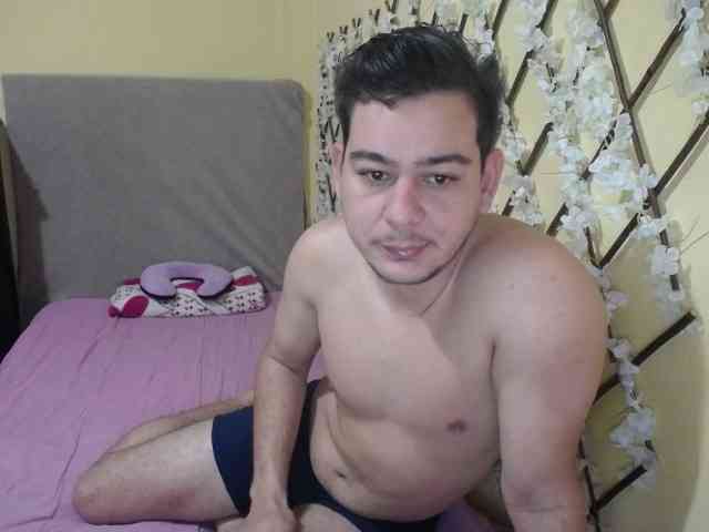 ANDREAHOTCOUPLE69 webcam