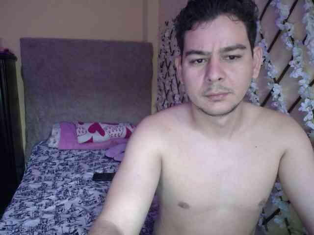 ANDREAHOTCOUPLE69 webcam