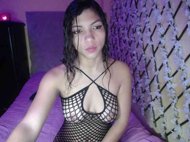 ANDREAHOTCOUPLE69 webcam