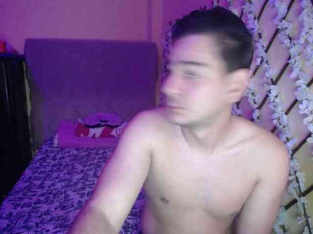 ANDREAHOTCOUPLE69 webcam