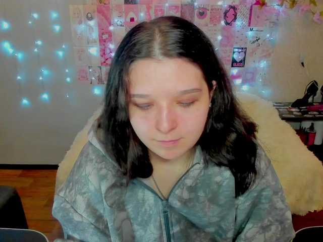 Acid-Kate's BongaCams show and profile