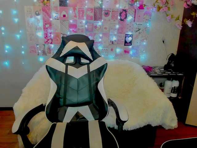 Acid-Kate's BongaCams show and profile