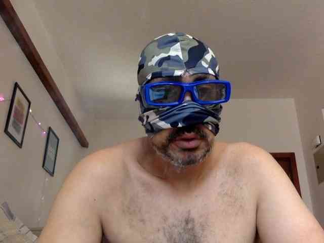 HornyBullCpl Live Webcam on BongaCams