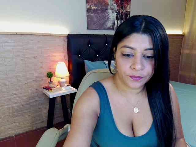 Lashmy111 webcam