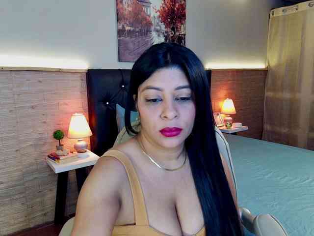 Lashmy111 webcam