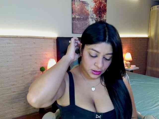 Lashmy111 webcam