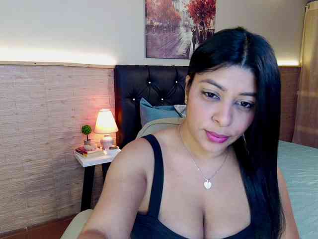 Lashmy111 webcam