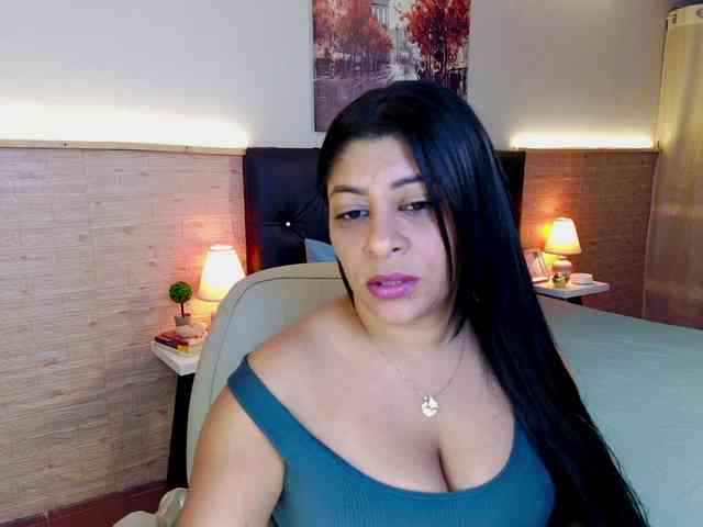Lashmy111 webcam