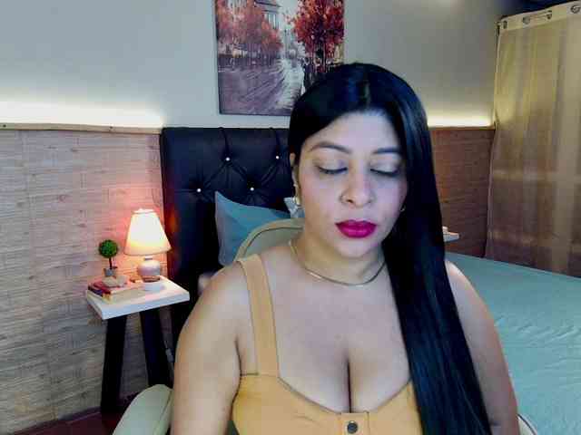 Lashmy111 webcam