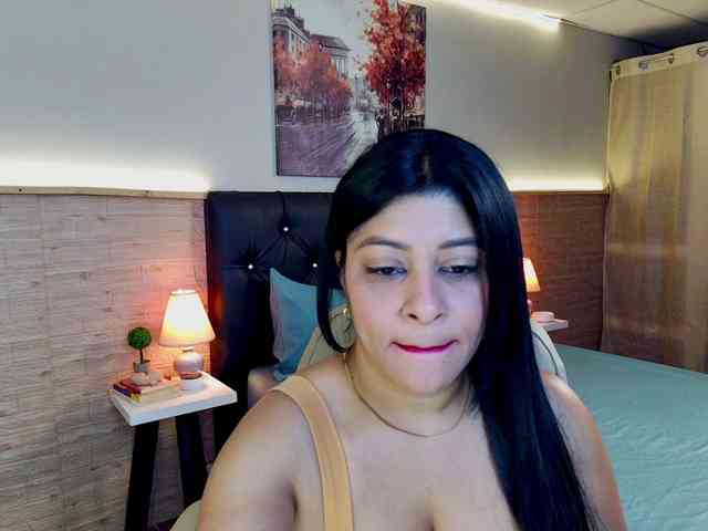 Lashmy111 webcam