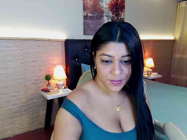 Lashmy111 webcam