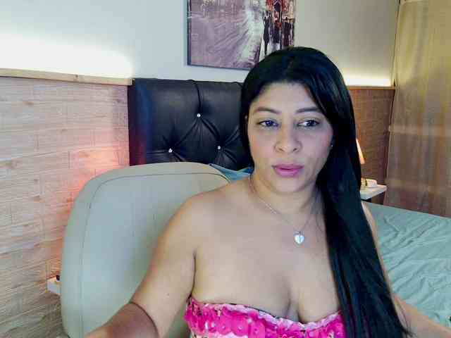 Lashmy111 webcam