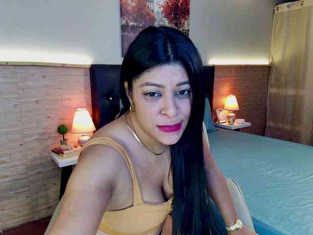 Lashmy111 webcam