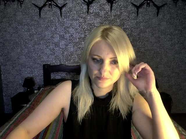 AnnaDeVille Live Cam on BongaCams