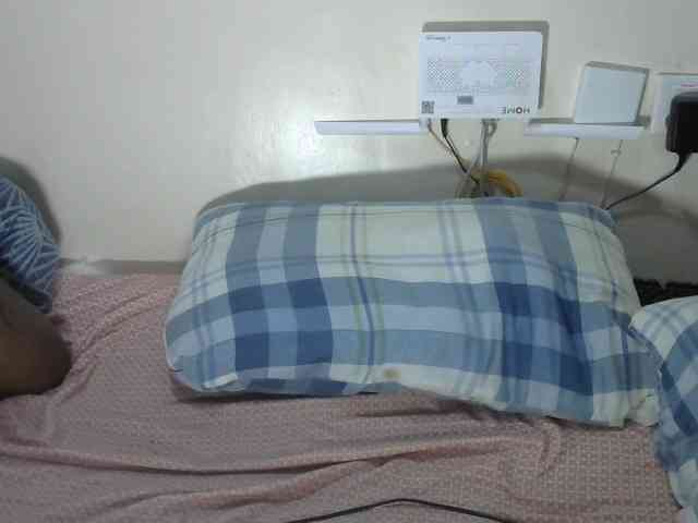 Lovelyacce webcam