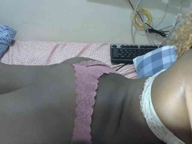 Lovelyacce webcam