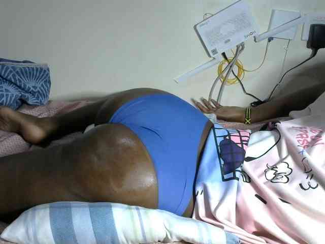 Lovelyacce bongacams