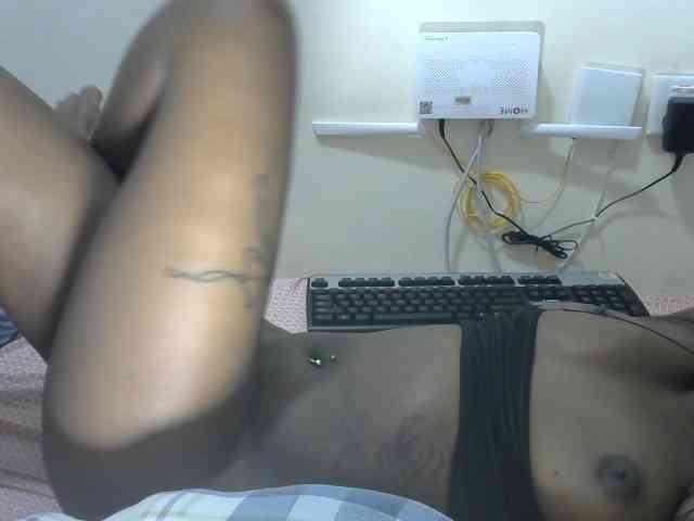 Lovelyacce webcam
