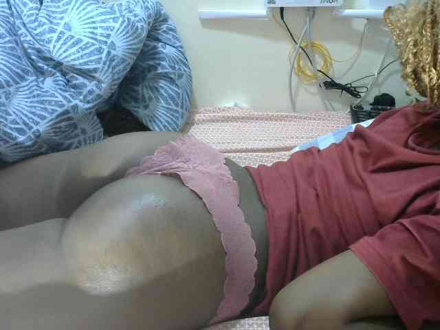 Lovelyacce webcam