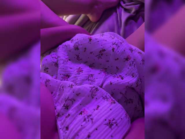 MissKriss1's BongaCams show and profile