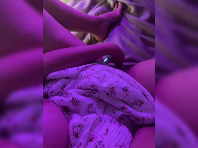 MissKriss1 from BongaCams is Freechat