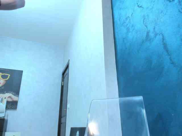 Ishalyn webcam
