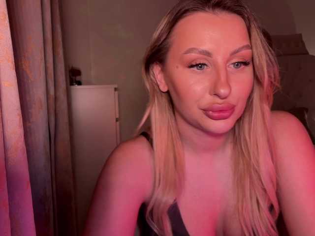 le modèle LexyRose est en webcam porno dans un show sur le site bongacams, il possède les tags suivants: White/Caucasian,Blonde,Shaved