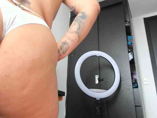 JennyCherryy webcam