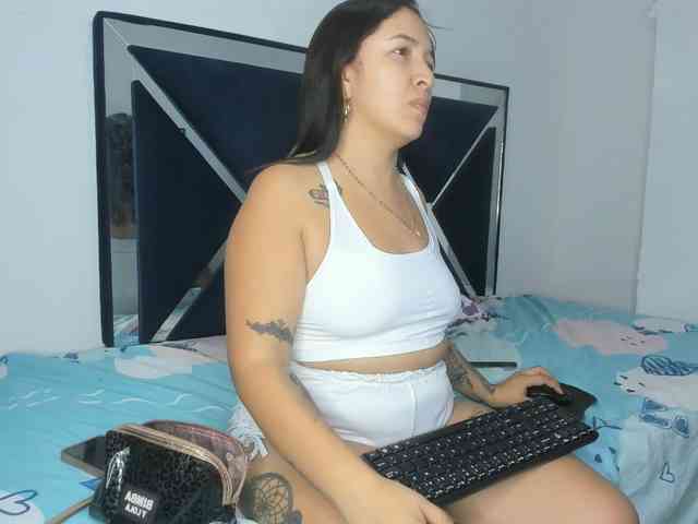 JennyCherryy JennyCherryy