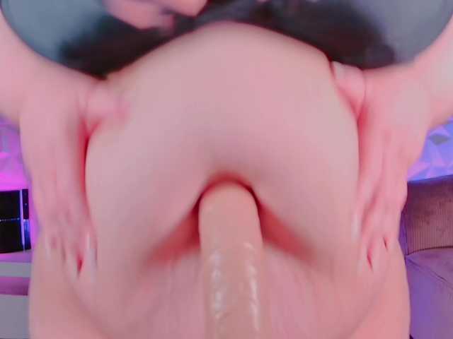 BiggyMelon's BongaCams show and profile