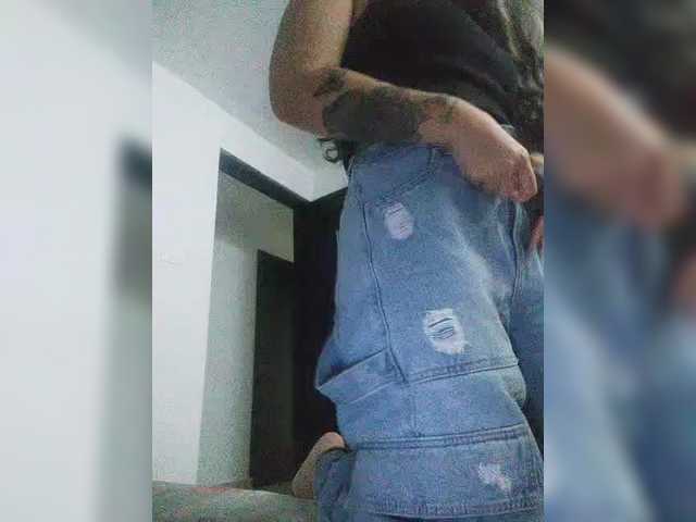 SuRomero's BongaCams show and profile