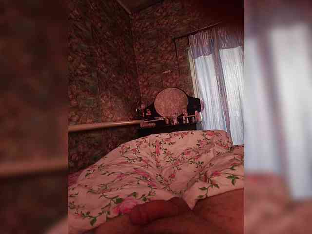 Whitewar Live Webcam on BongaCams